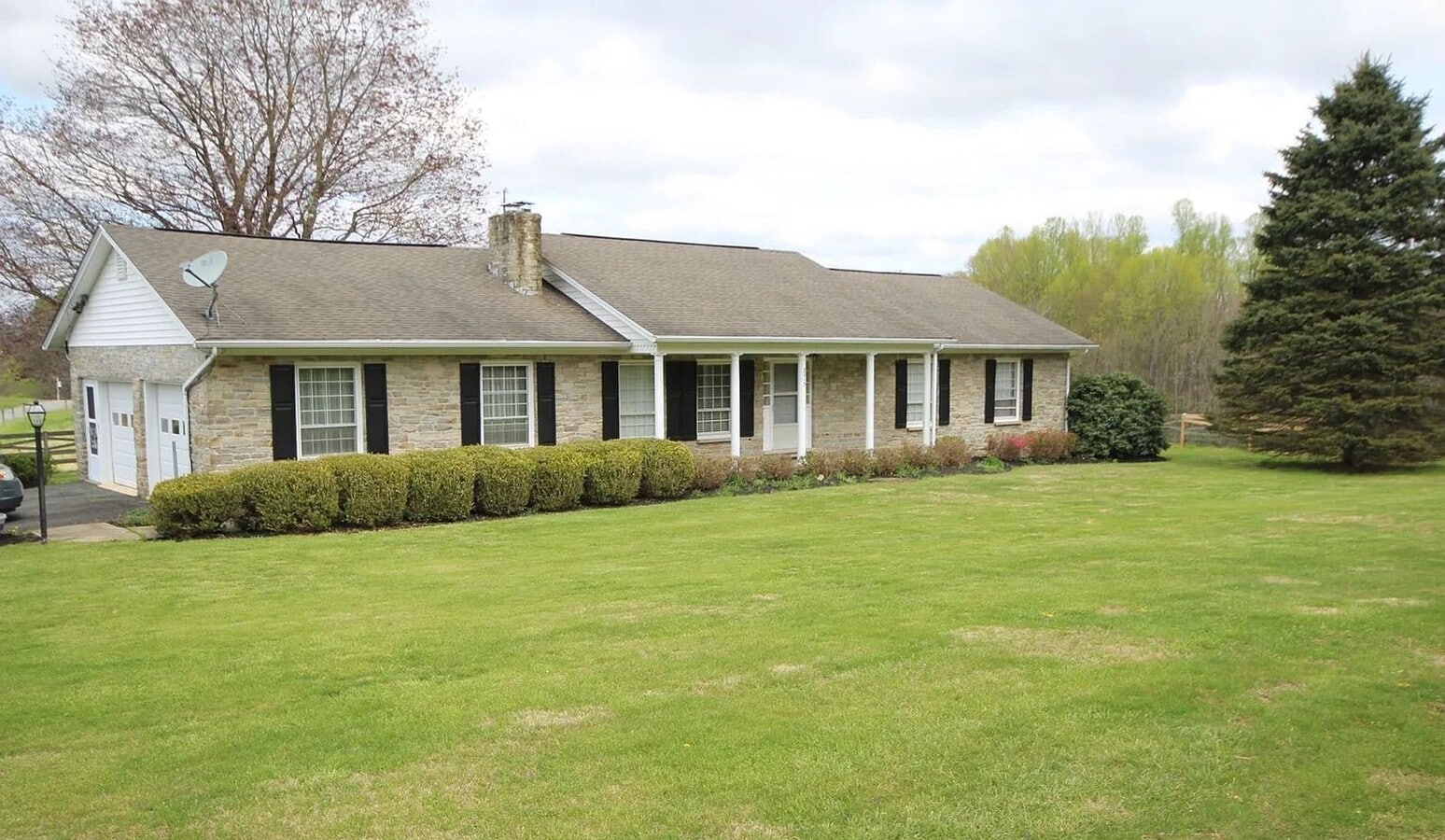 Photo - Charming 3-Bedroom Home with Country Feel & Spacious Yard