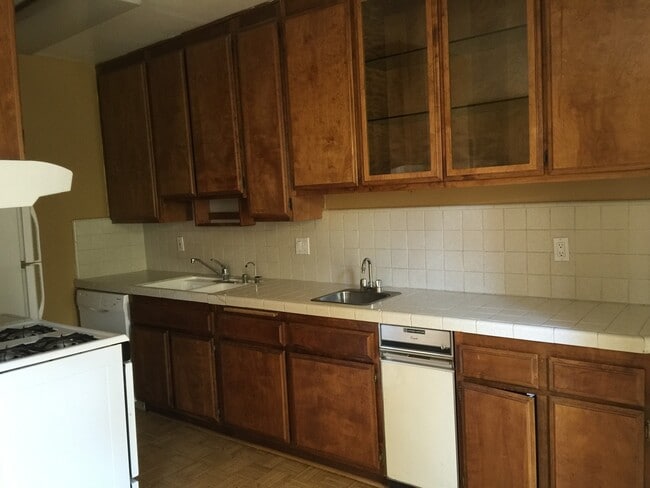 Photo - Cozy 2 Bed/2 Bath Condo with In-Unit Washe...