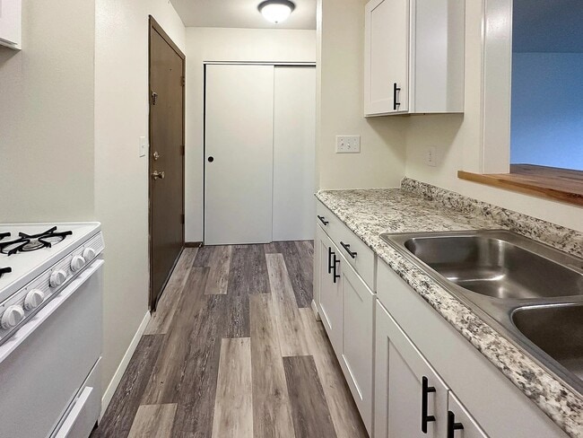 Photo - 3245 N Oakland Ave Unit 204