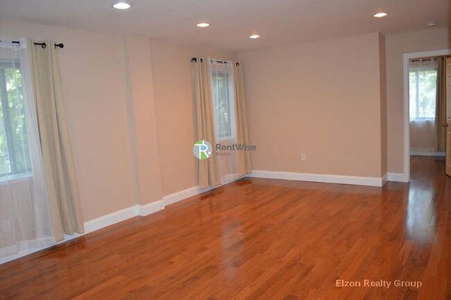 Building Photo - 276 Chestnut Hill Ave Rental