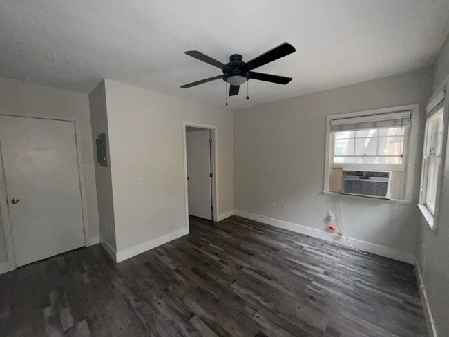 Photo - 2000 6th St Unidad B