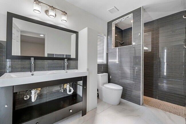 Photo - 11461 NW 39th St