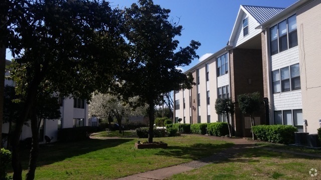 Building Photo - 246 White Bridge Pike Unit 246 B5 Rental