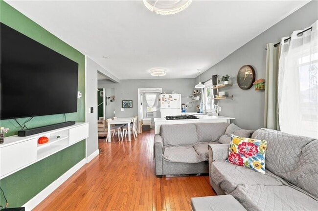 353 Smithfield Ave