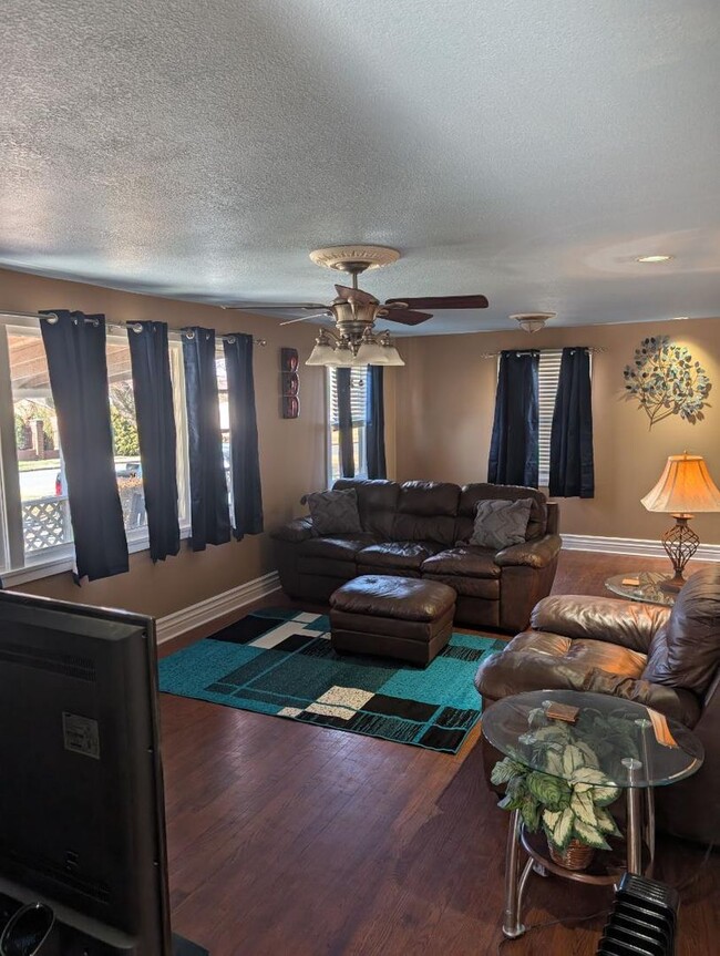 FURNISHED HOME IN POPLAR JOHNSON CITY - FURNISHED HOME IN POPLAR JOHNSON CITY