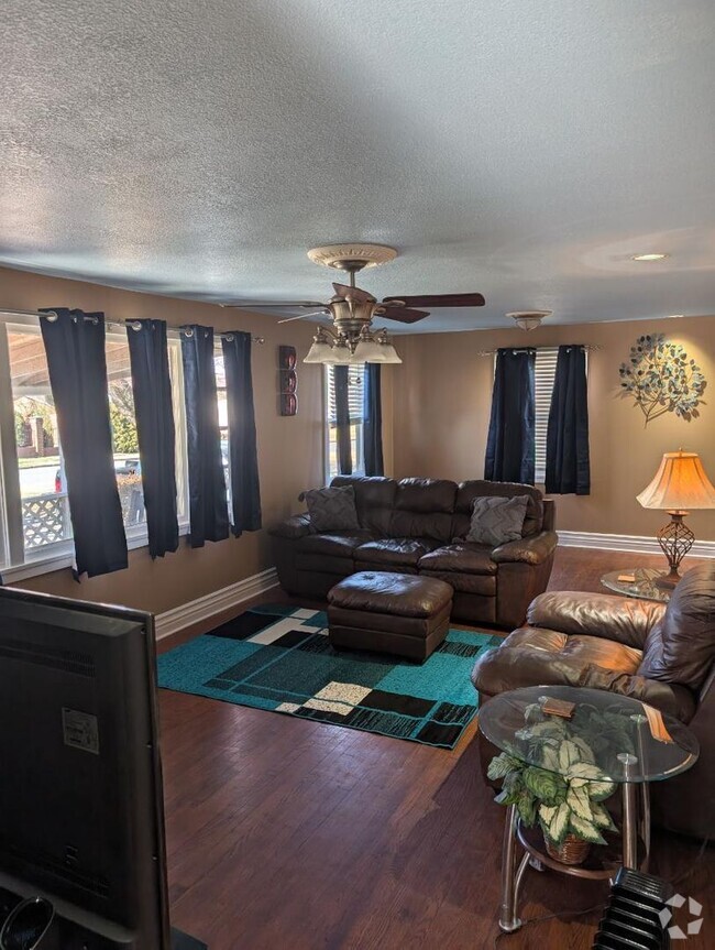 Building Photo - FURNISHED HOME IN POPLAR JOHNSON CITY