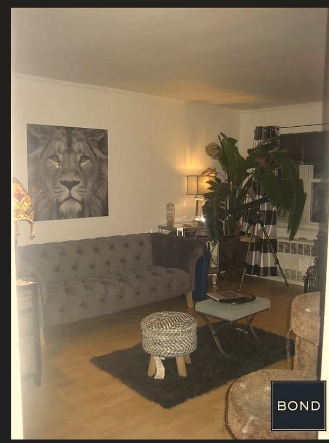 3048 69th St Unit 2 Floor
