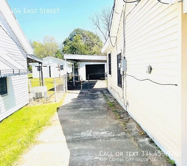 Photo - 3454 East St