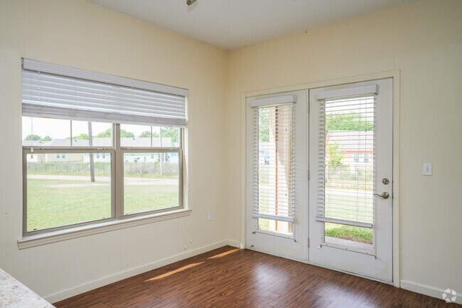 4BR, 2BA - 1,436SF - Dining Room
