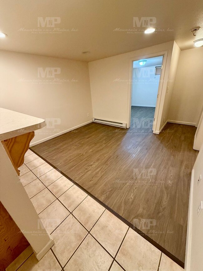 Photo - 611 1/2 S Grant Avenue