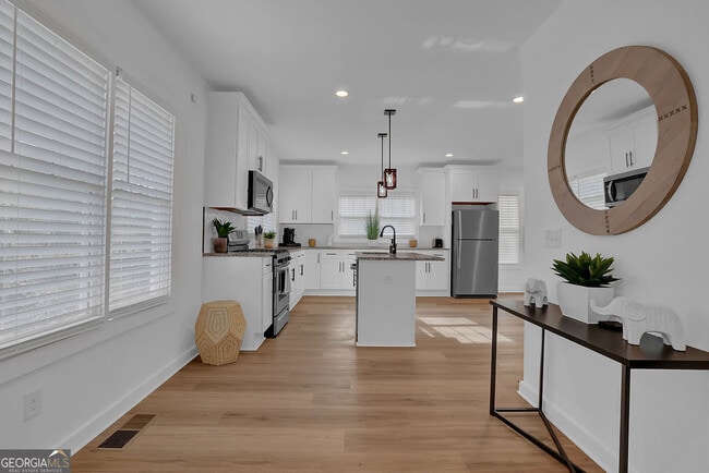 Photo - 438 Hamilton E Holmes Dr NW