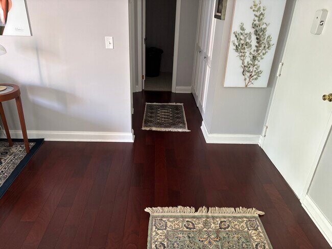 Photo - 511 1st St N