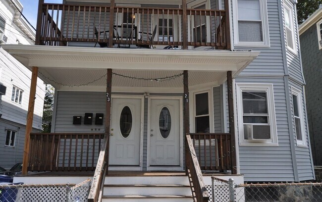 Photo - 23 Montfern Ave Unidad 2