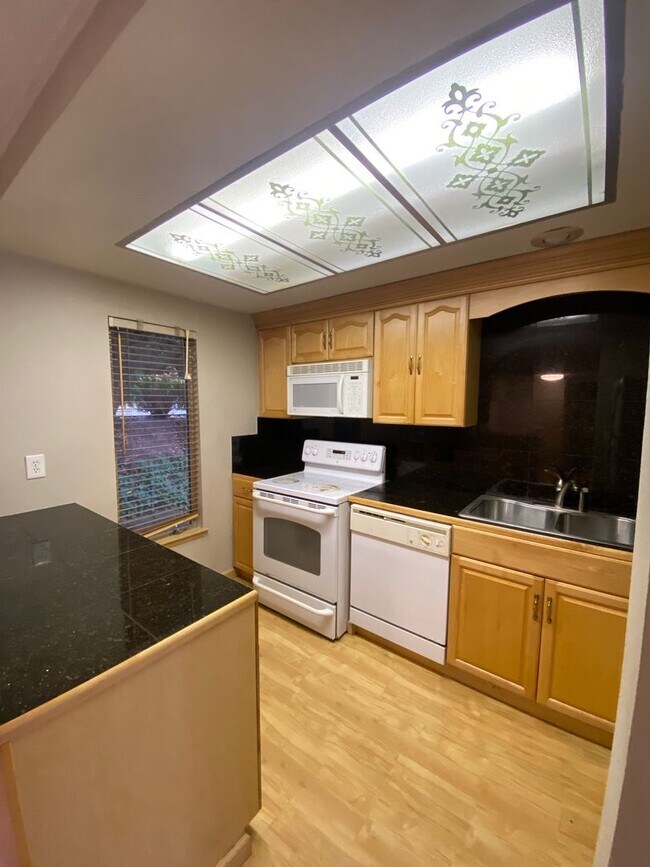 Photo - Hartz Property Management Presents: Rossmo...