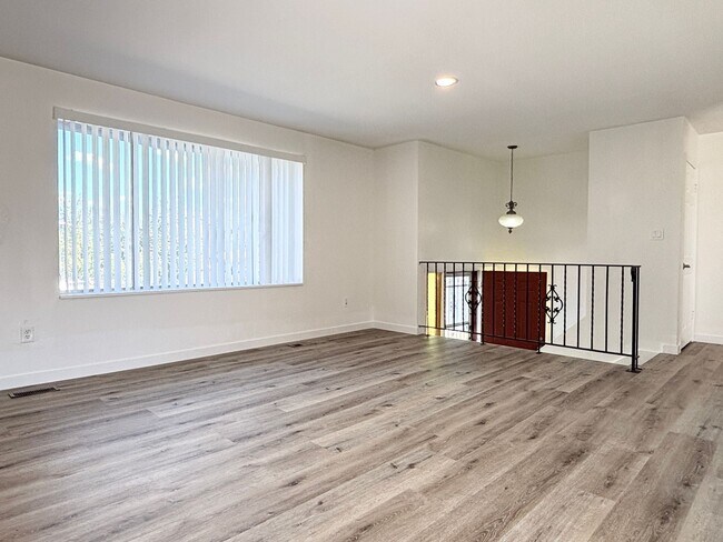 403 N Morton Dr