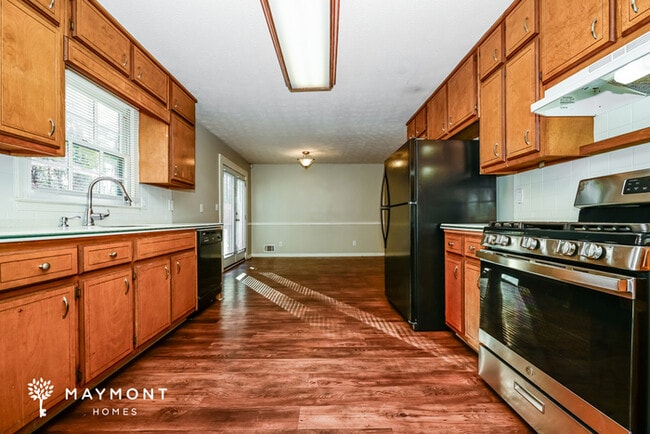 Photo - 353 Sherwood Cir SE