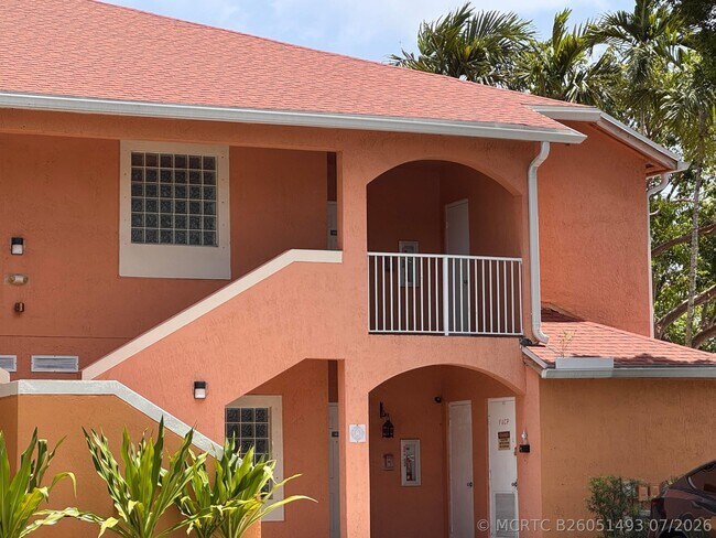 Building Photo - 6936 SW 39th St Unit D203