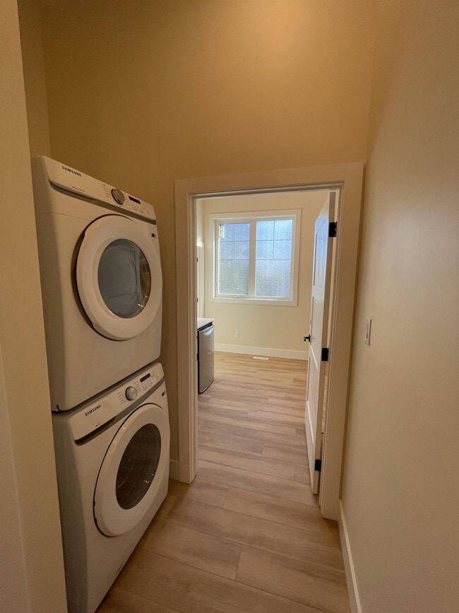 Building Photo - 8717-8110 110 St NW Unit 3A