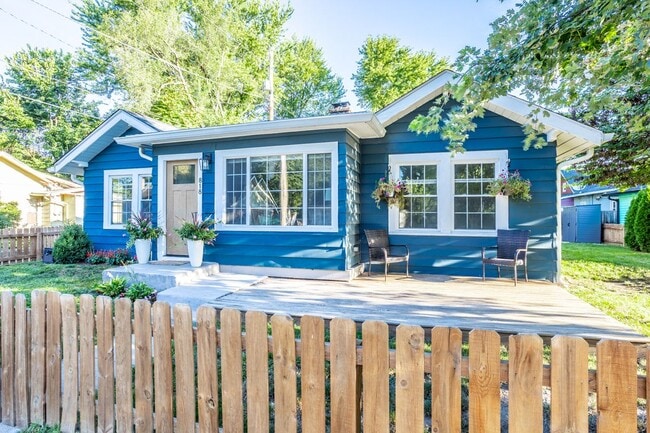 Photo - 818 E 50th St Casa