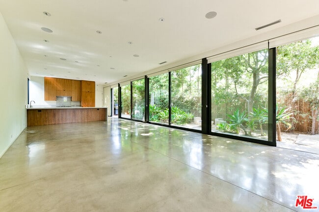 Building Photo - 848 Milwood Ave Rental