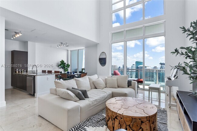 Building Photo - 950 Brickell Bay Dr Unit 5506