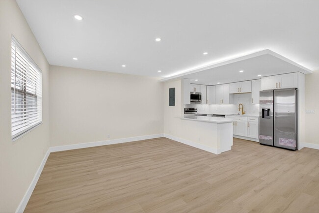 Photo - 270 Brittany F Unit 607