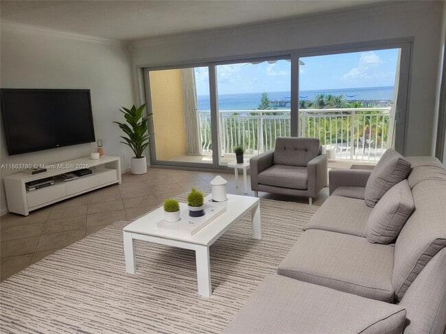 Building Photo - 328 N Ocean Blvd Unit 607 Rental