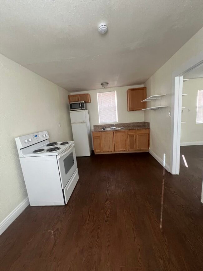 Photo - 413 W Van Buren Ave Unit 8