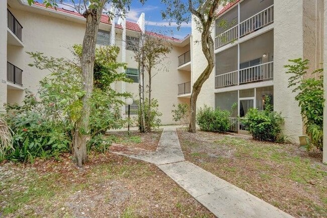 Photo - 636 NW 13th St Unit 24