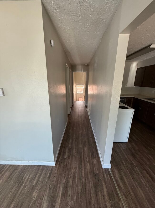 Photo - 690 Holbrook Drive