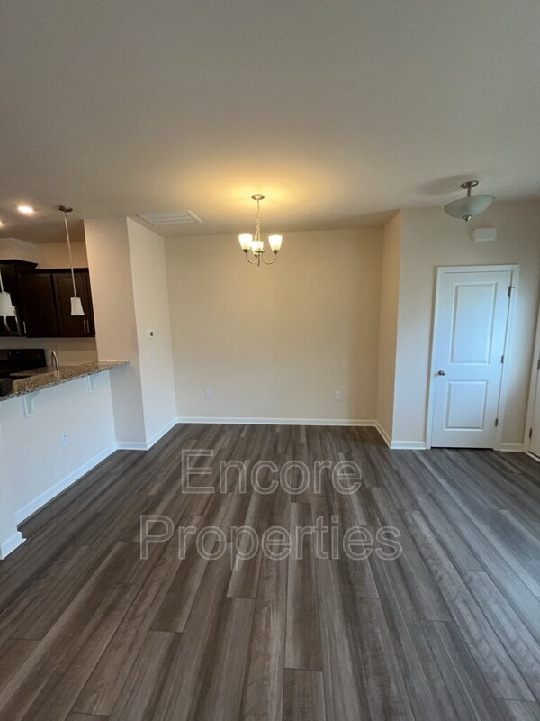 Photo - 305 Ribbon Rail St