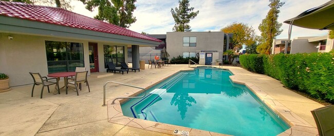 Photo - 1st FULL MONTH RENT FREE!!! VERY NICE & AFFORDABLE 2 BED / 2 BATH CONDO – W/D, PATIO, POOL!