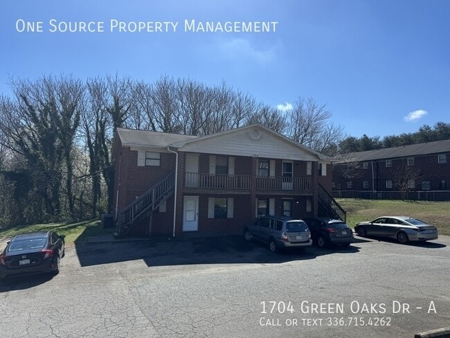 Building Photo - 1704 Green Oaks Dr SE Unit A