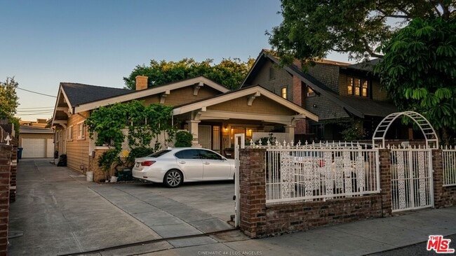 Building Photo - 1849 S Wilton Pl