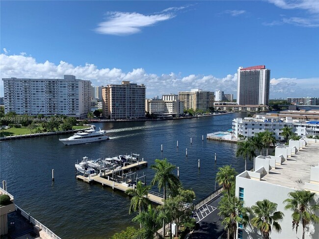 Building Photo - 1965 S Ocean Dr Unit 8H Rental