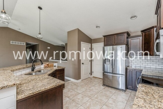 Photo - NORTH ANKENY HOME!! 4 Bedroom, 2.5 Bathroom Home