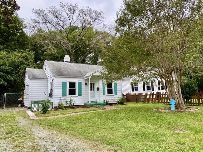 Building Photo - 3905 Pendergrass St