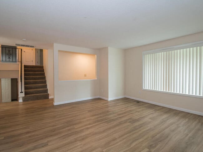 Photo - 1475 SW Orchard Ave