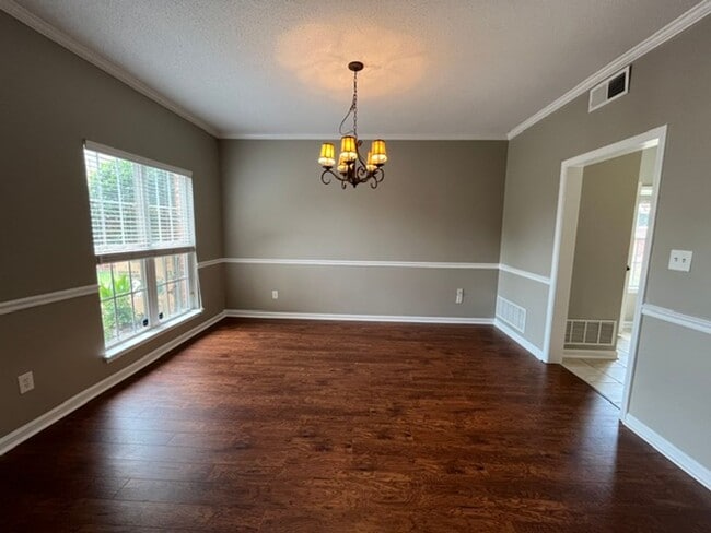 Photo - Renovated 4 Bedroom 2.5 Bath Home for Rent!