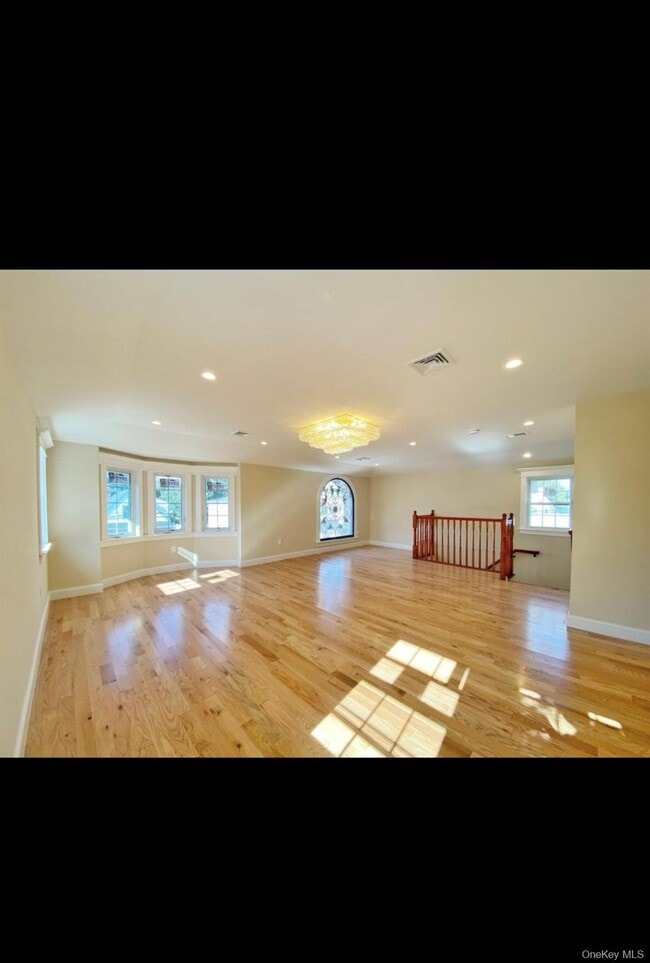 Building Photo - 114-85 177th Pl Unit Floor 2