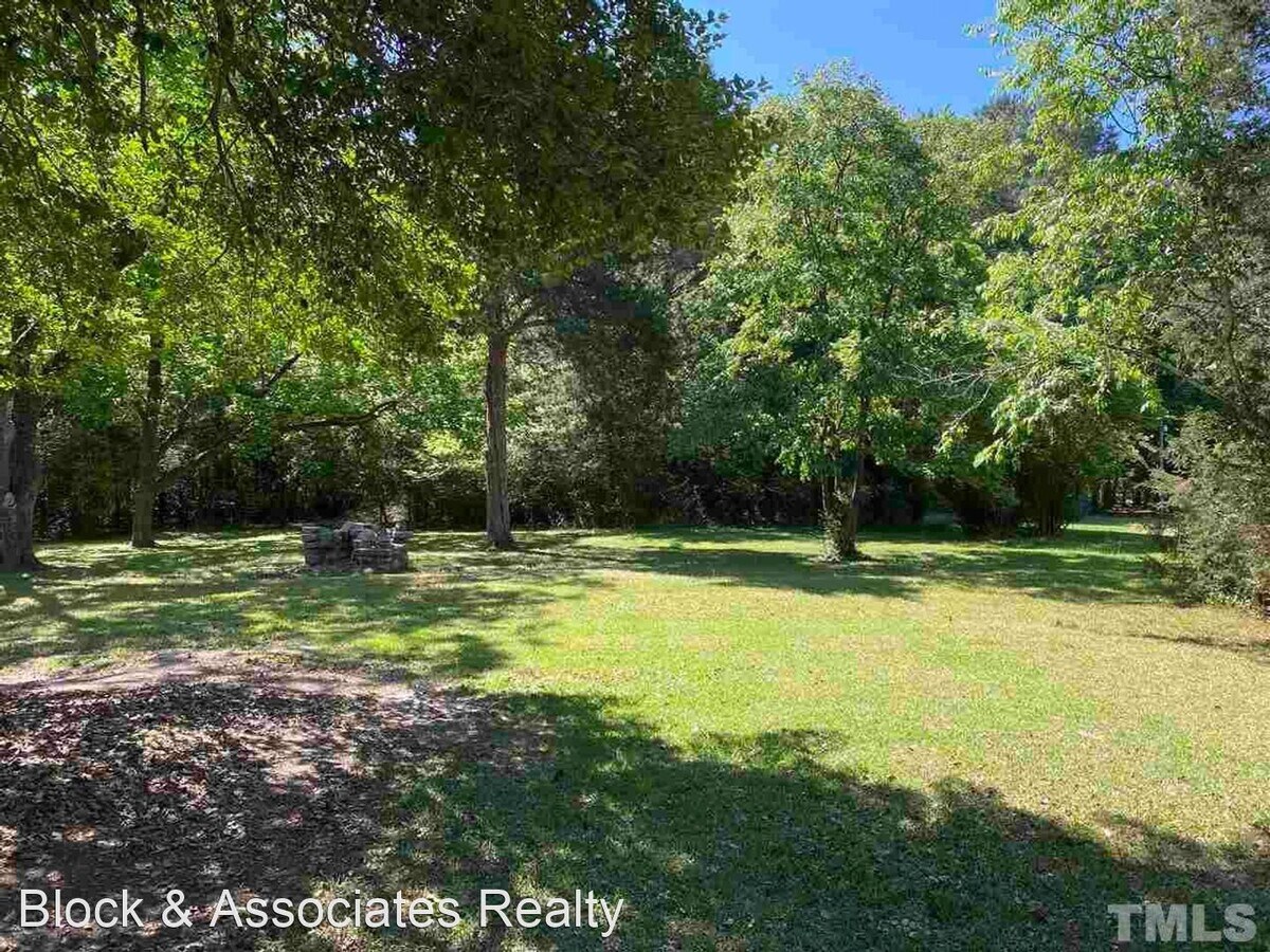 Photo - 3 br, 2 bath House - 400 N Main St