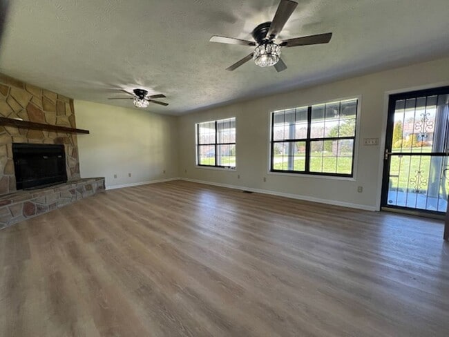 Photo - One-Level Living at the End of a Quiet Cul-de-Sac – Just 15 Minutes from Town!