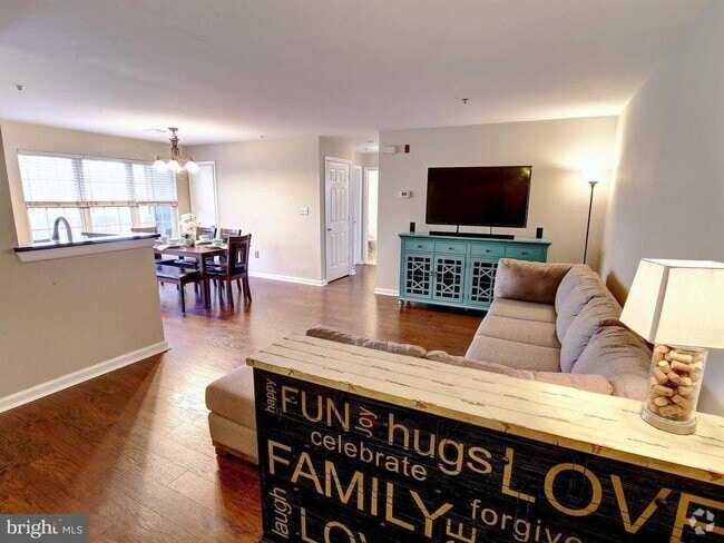 Building Photo - 501 Constellation Square SE Unit H Rental