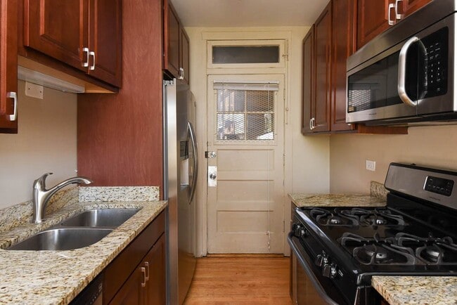 Photo - 2105 W Ainslie St Unit E3