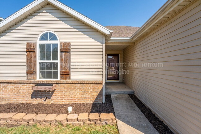 Photo - 882 S Hickory Ln