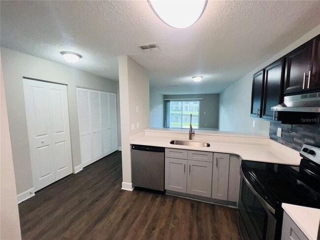 2556 Woodgate Blvd Unidad 103