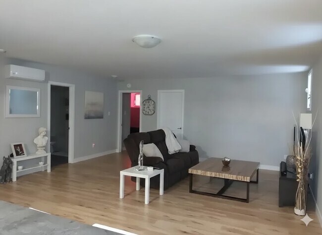 Photo - 446 Maize St Unit 446A Maize