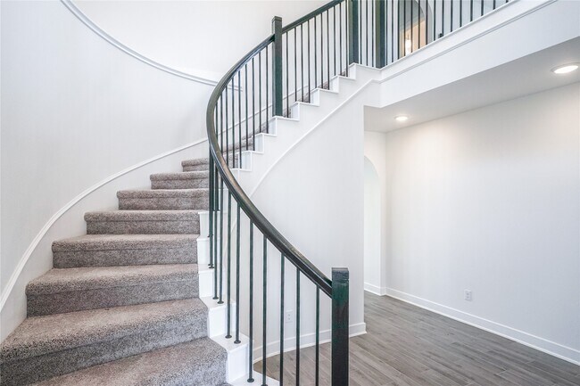 Photo - 7007 Snow Finch Ln