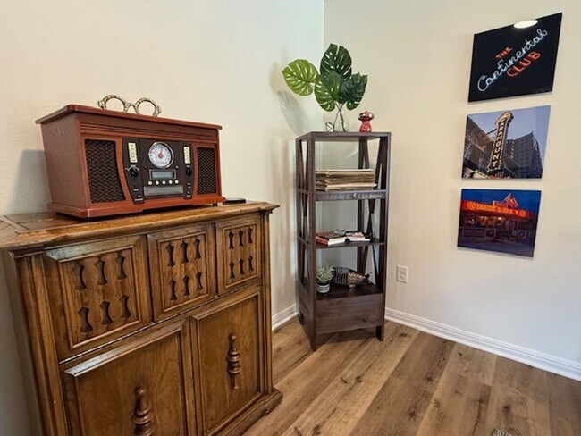 Photo - FULLY FURNISHED Townhome in Bobcat Village!