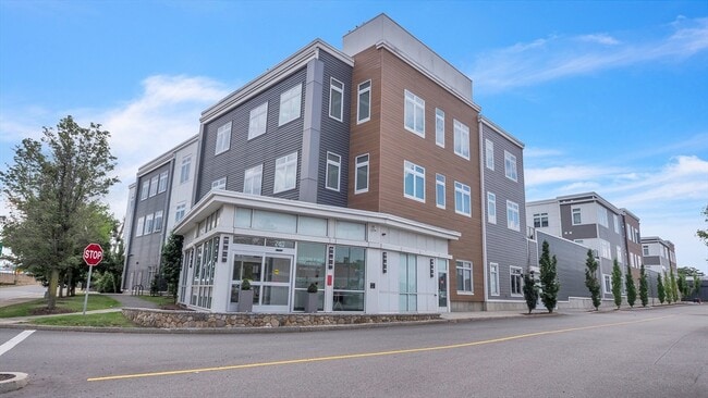 Building Photo - 60 Cross St E Unit 318